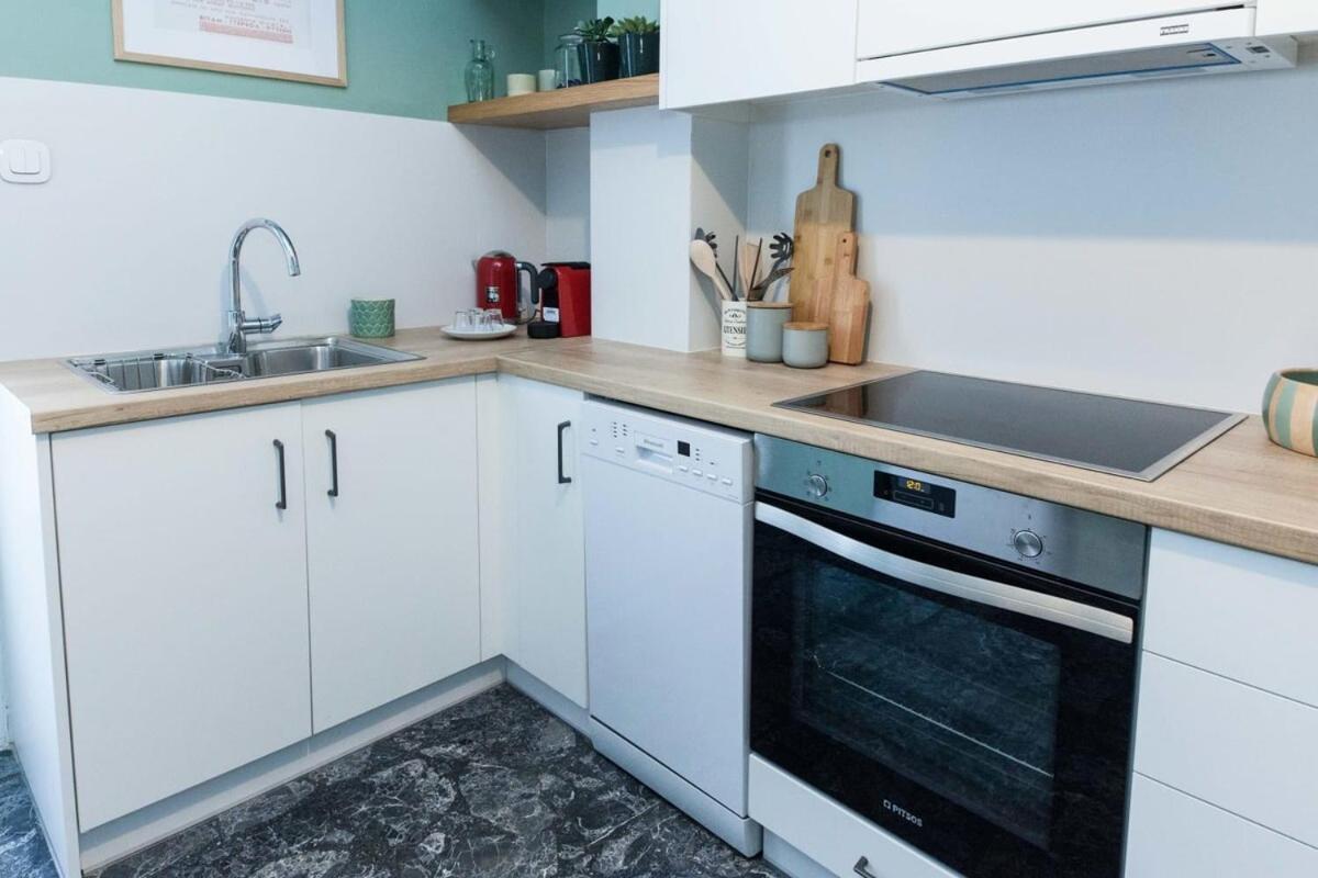 Pagrati Urban Oasis Getaway 2Bd Apt With Balcony Athen Eksteriør billede