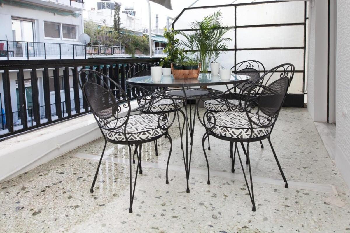 Pagrati Urban Oasis Getaway 2Bd Apt With Balcony Athen Eksteriør billede