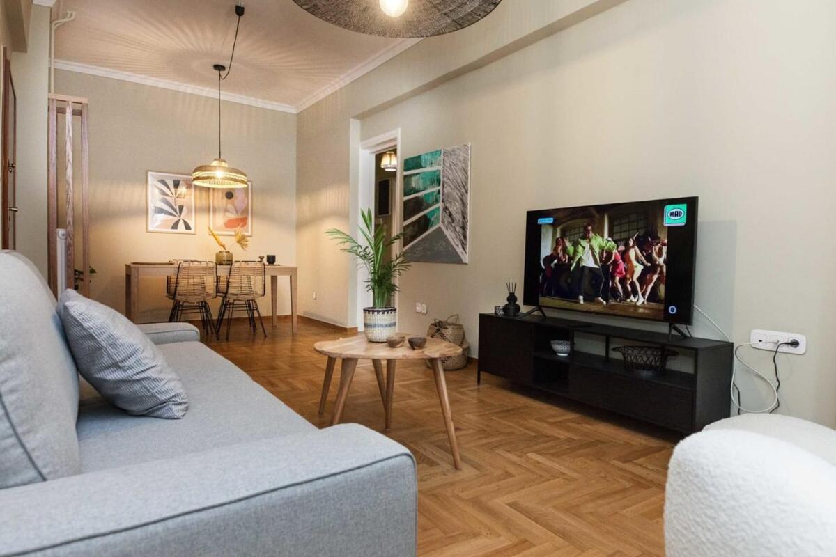 Pagrati Urban Oasis Getaway 2Bd Apt With Balcony Athen Eksteriør billede